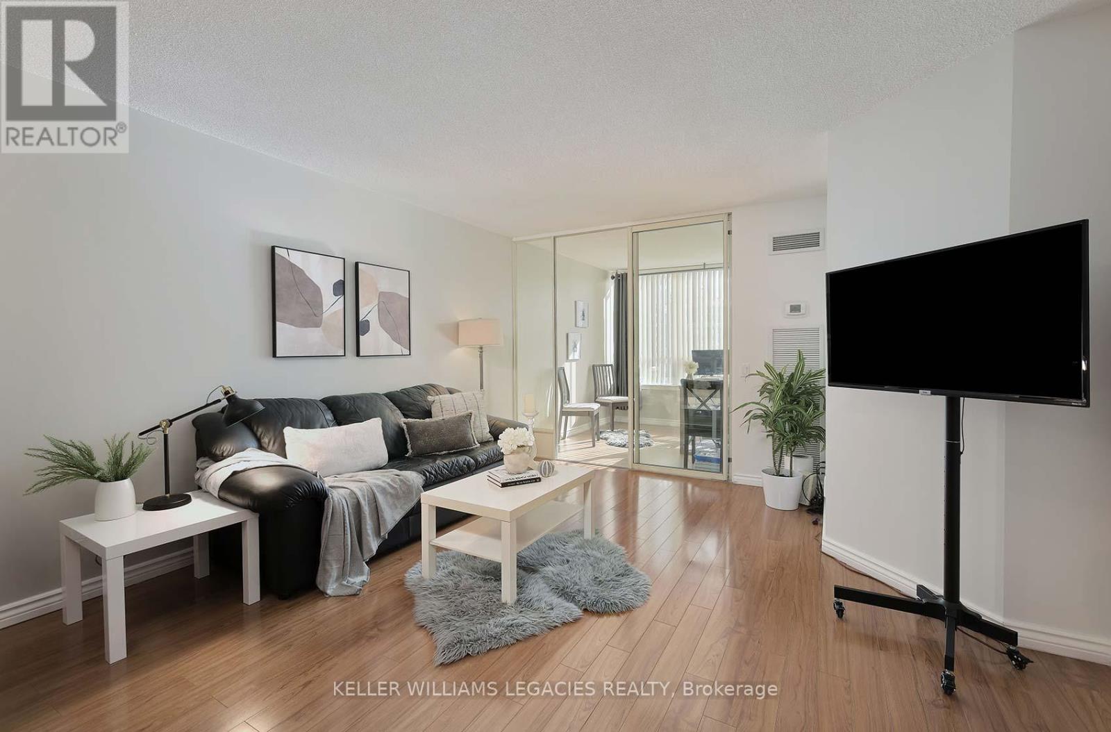 Property at 1203 - 7 BISHOP AVENUE image 4