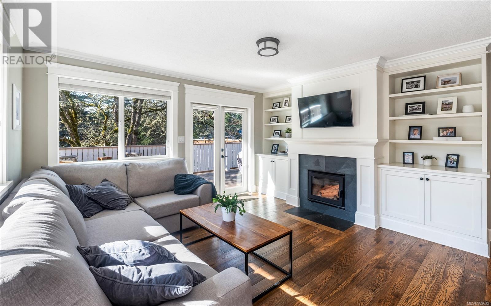 Property at 6676 Woodward Dr image 2