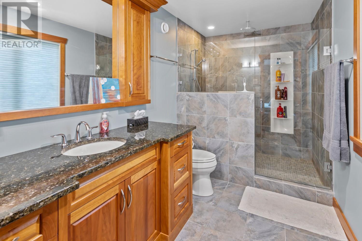 13516 Lakeshore Drive, Boswell, British Columbia V0B 1A0 - Photo 10 - 10337436