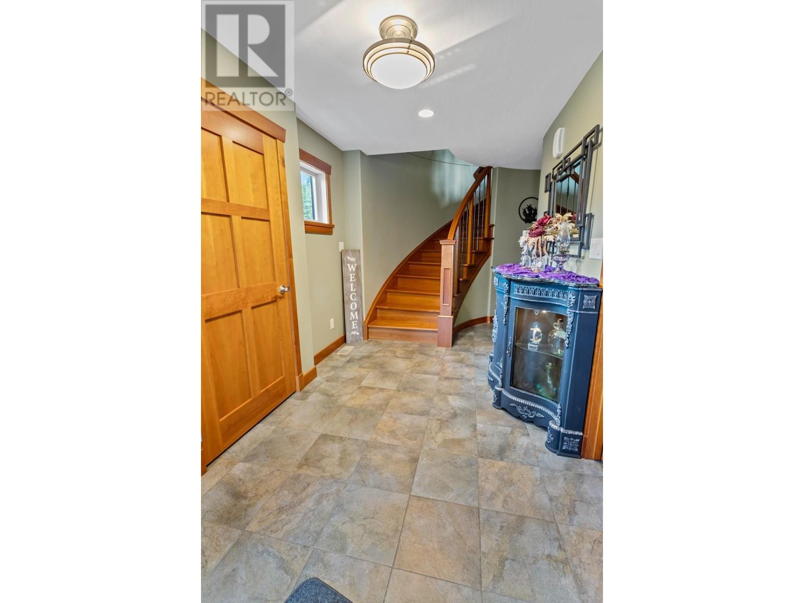 13516 Lakeshore Drive, Boswell, British Columbia V0B 1A0 - Photo 8 - 10337436