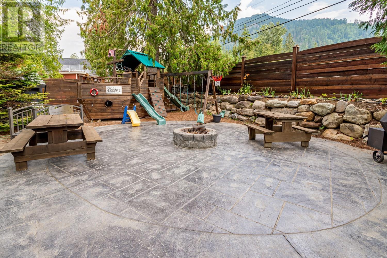 13516 Lakeshore Drive, Boswell, British Columbia V0B 1A0 - Photo 23 - 10337436