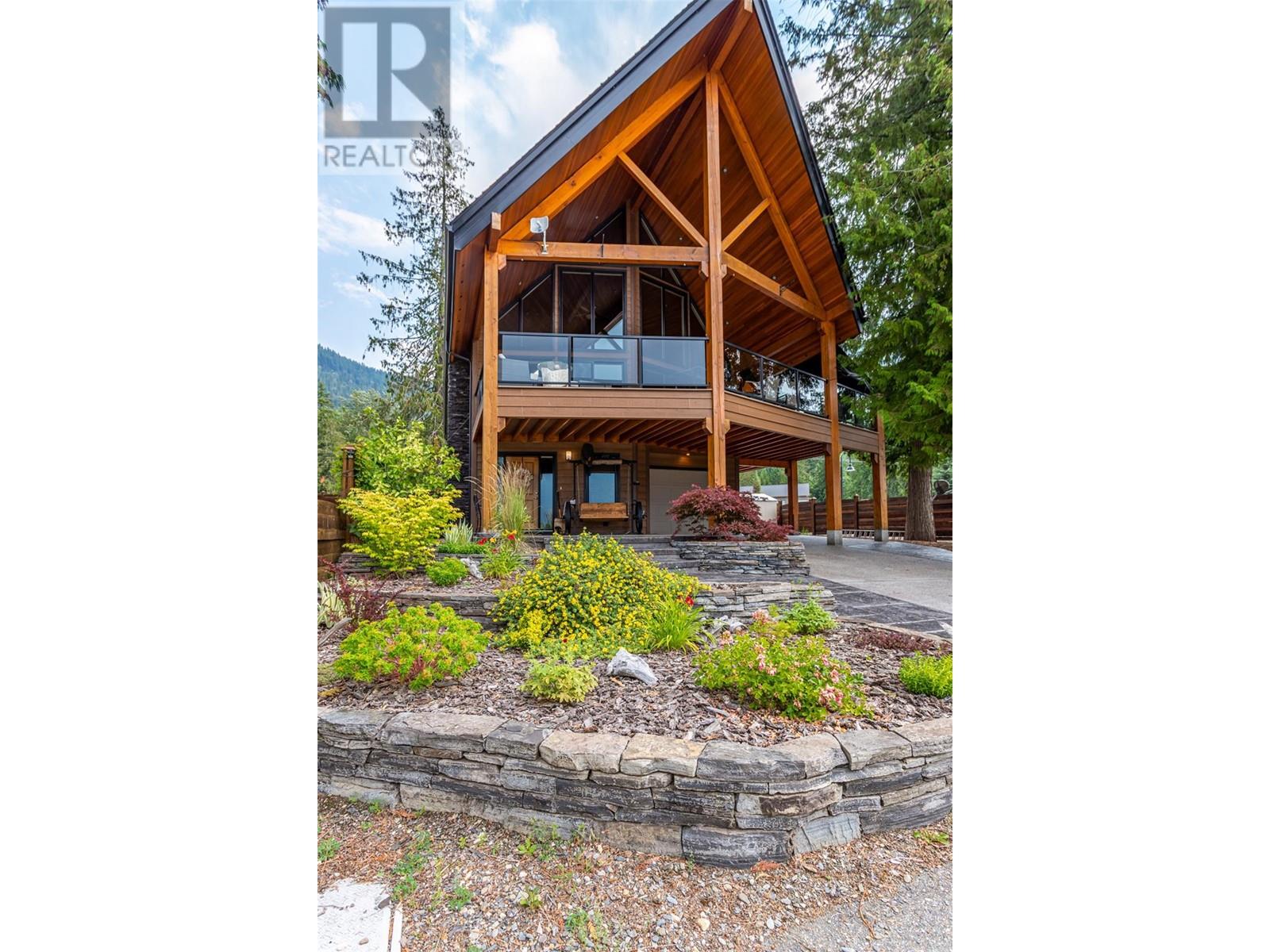 13516 Lakeshore Drive, Boswell, British Columbia V0B 1A0 - Photo 1 - 10337436