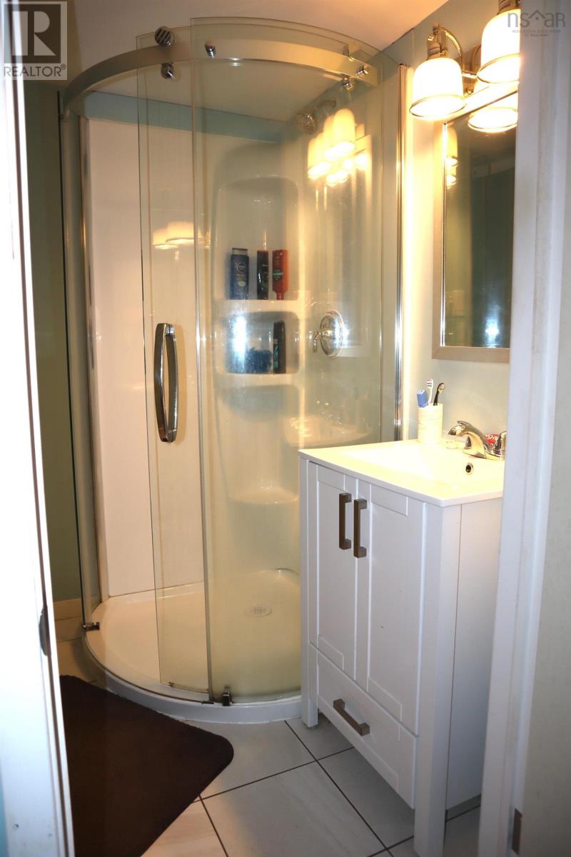 71 Main Street, Liverpool, Nova Scotia  B0T 1K0 - Photo 32 - 202504177