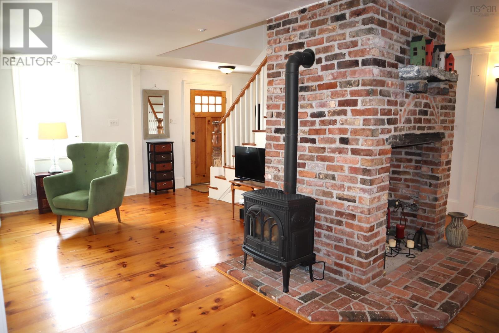 71 Main Street, Liverpool, Nova Scotia  B0T 1K0 - Photo 5 - 202504177