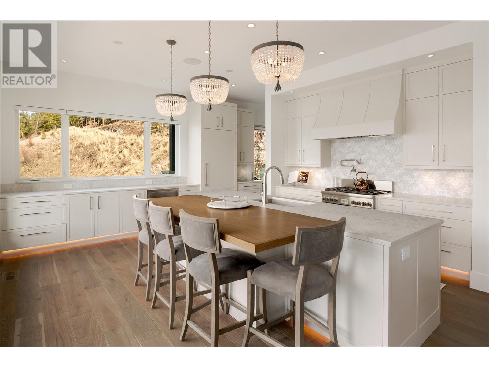 Property at 142 Red Sky Court image 2