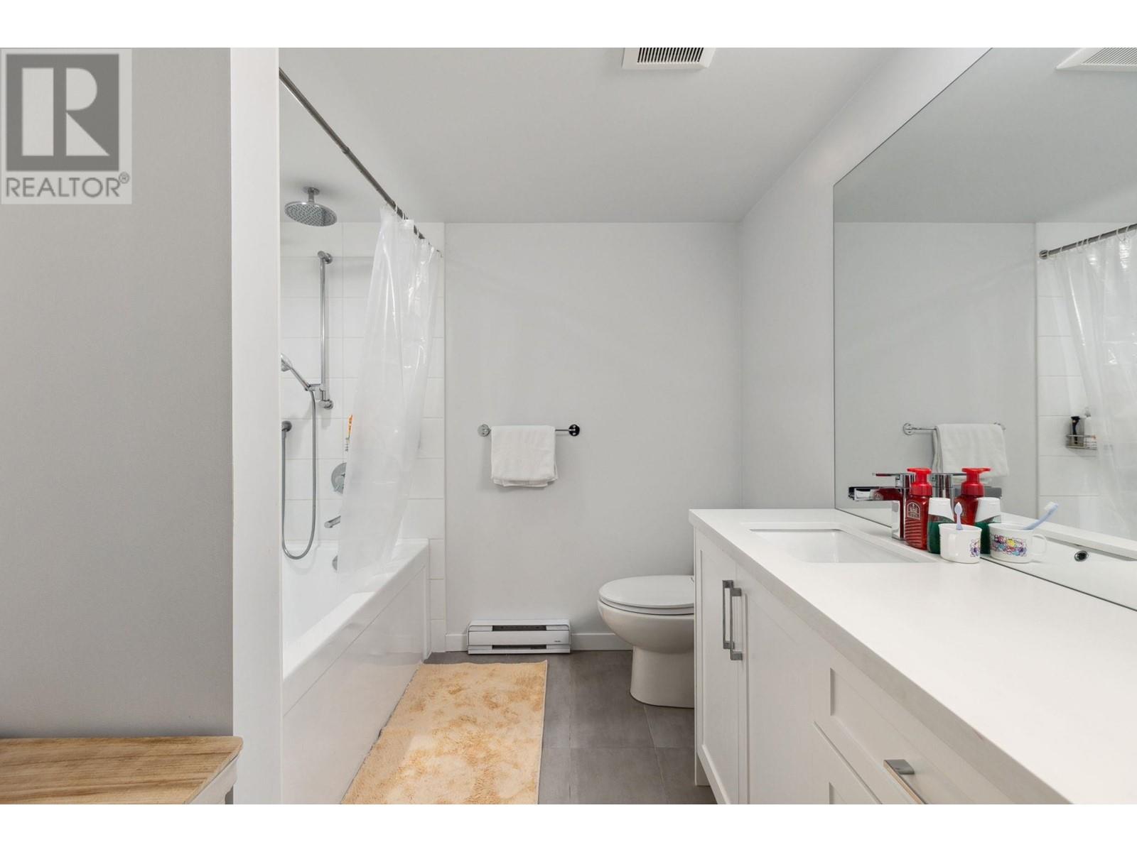 Listing Picture 15 of 34 : 105 9299 TOMICKI AVENUE, Richmond / 烈治文 - 魯藝地產 Yvonne Lu Group - MLS Medallion Club Member