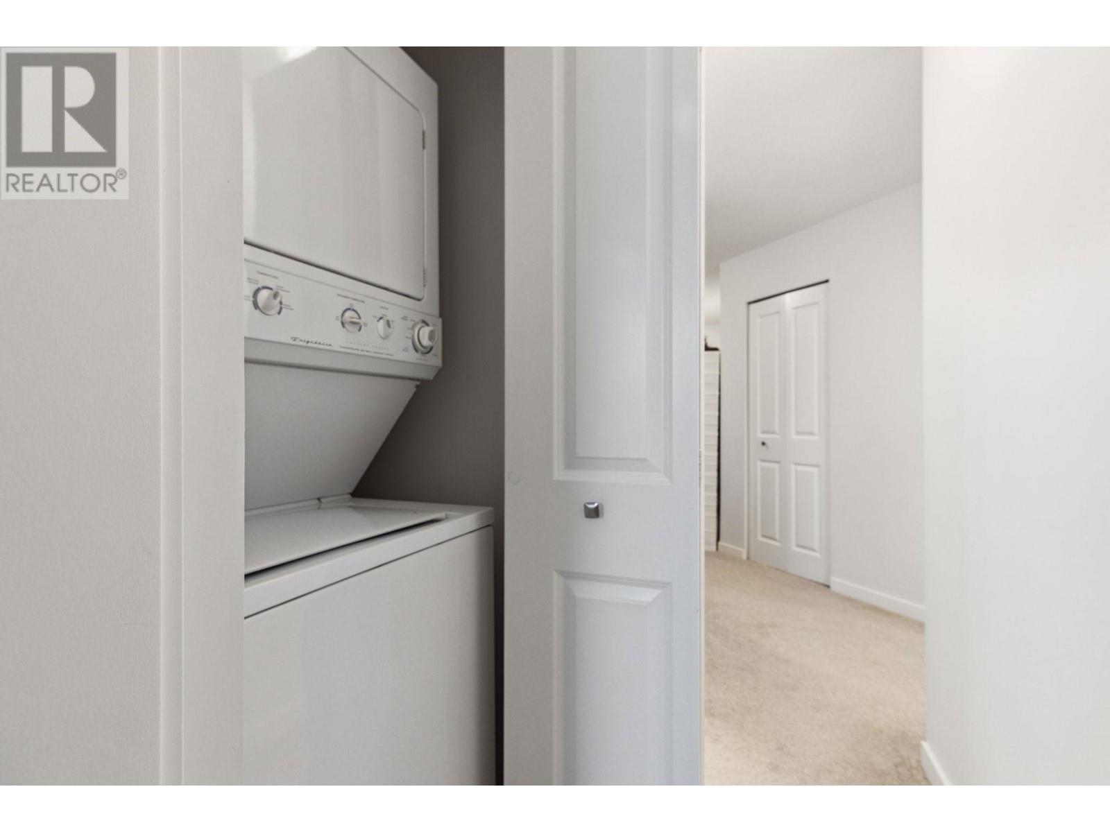 Listing Picture 20 of 34 : 105 9299 TOMICKI AVENUE, Richmond / 烈治文 - 魯藝地產 Yvonne Lu Group - MLS Medallion Club Member
