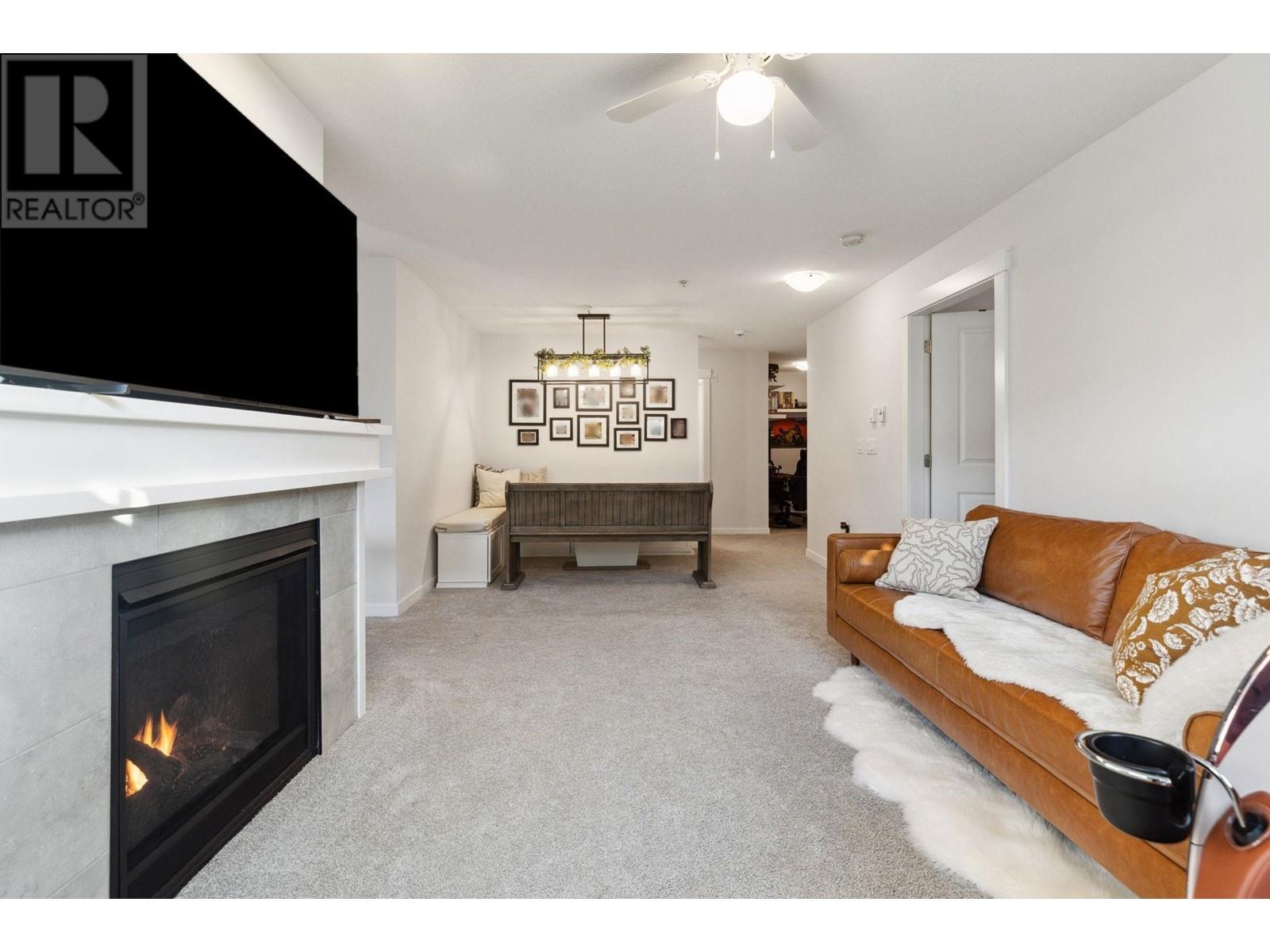 Listing Picture 4 of 34 : 105 9299 TOMICKI AVENUE, Richmond / 烈治文 - 魯藝地產 Yvonne Lu Group - MLS Medallion Club Member