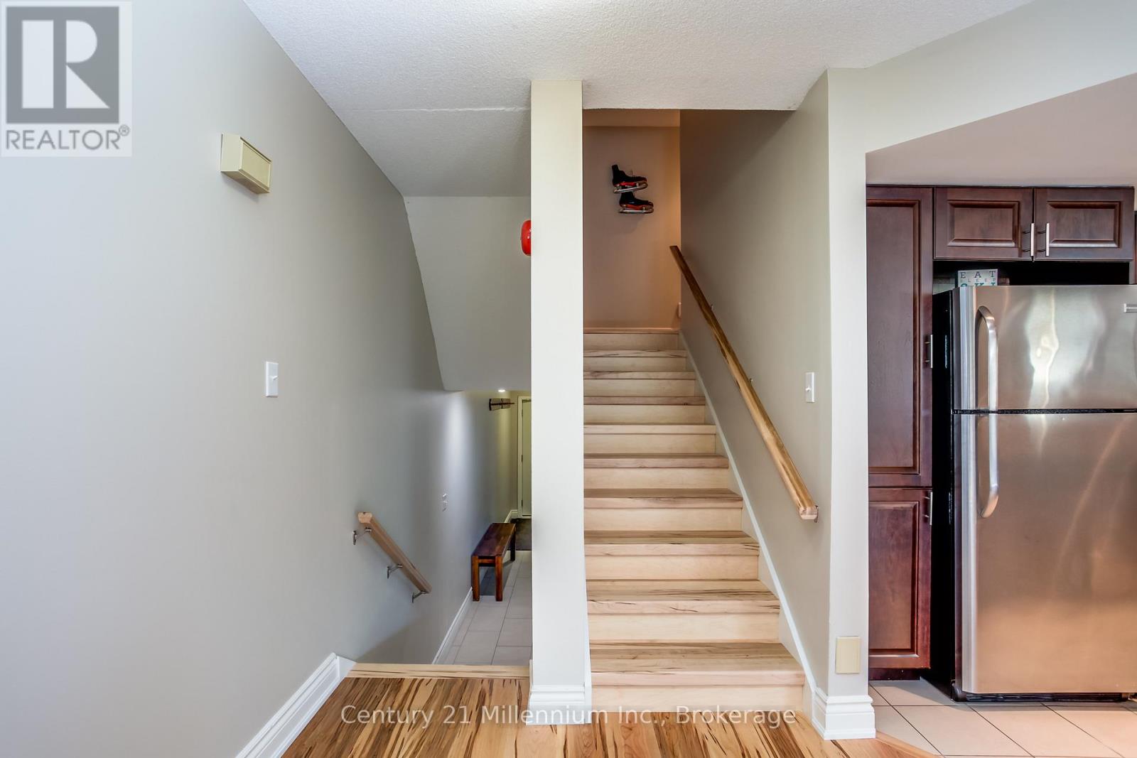 212 - 107 Ann Heggtveit Drive, Blue Mountains, Ontario  L9Y 0P7 - Photo 10 - X12002088