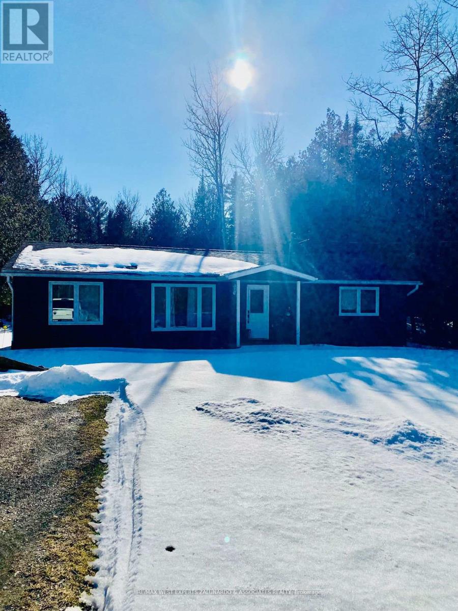 7221 Highway 6 Road, Northern Bruce Peninsula, Ontario  N0H 2T0 - Photo 1 - X12002052