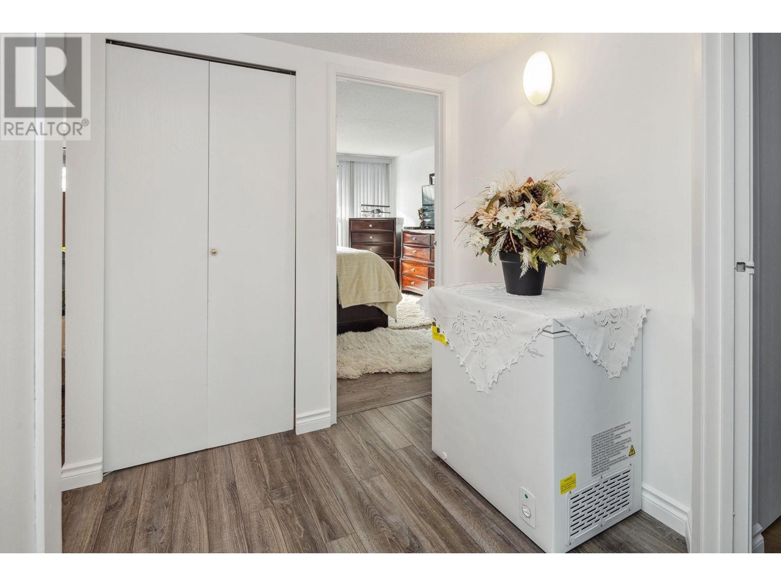 Listing Picture 13 of 28 : 1101 6595 WILLINGDON AVENUE, Burnaby / 本拿比 - 魯藝地產 Yvonne Lu Group - MLS Medallion Club Member