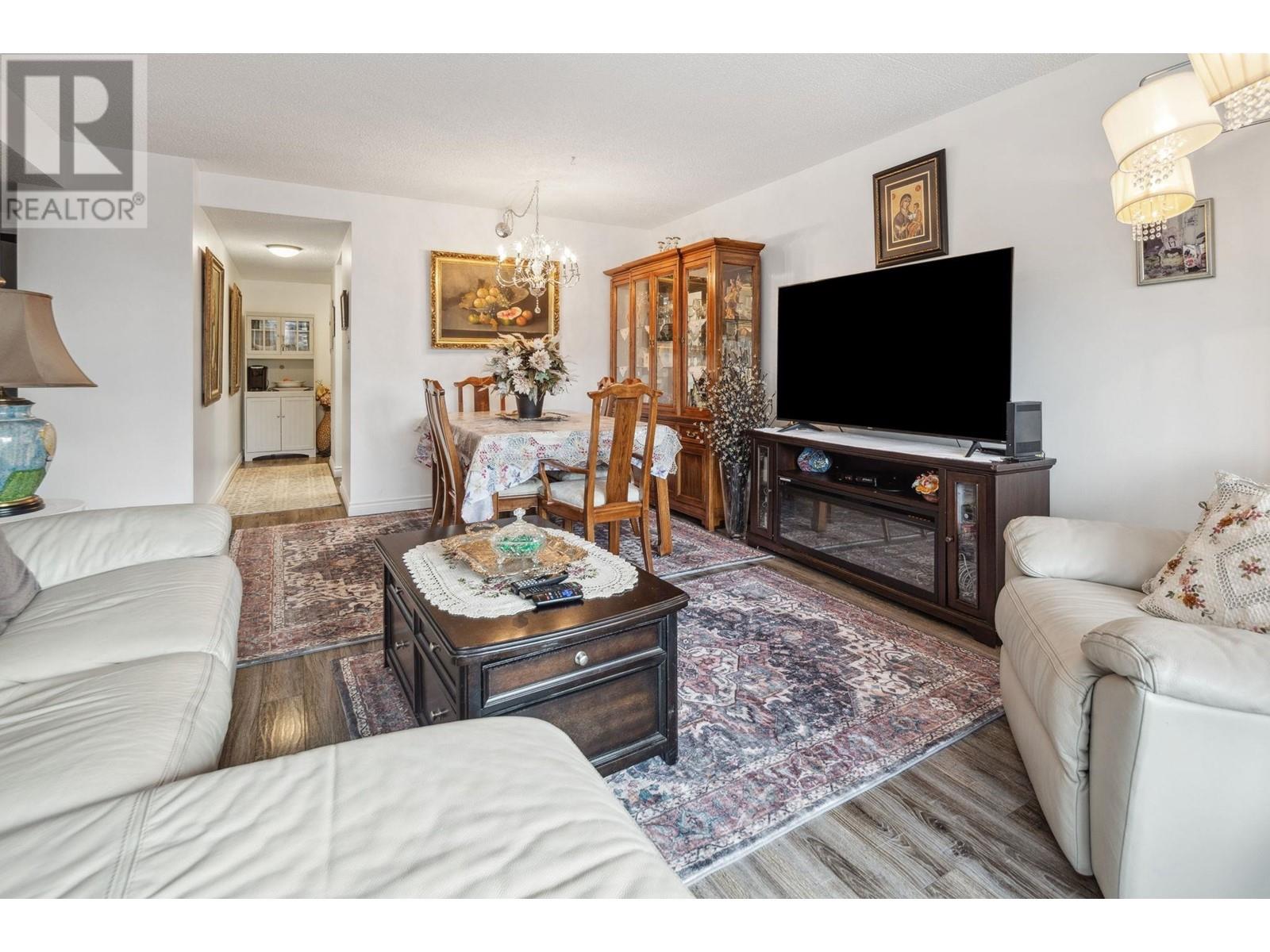 Listing Picture 2 of 28 : 1101 6595 WILLINGDON AVENUE, Burnaby / 本拿比 - 魯藝地產 Yvonne Lu Group - MLS Medallion Club Member