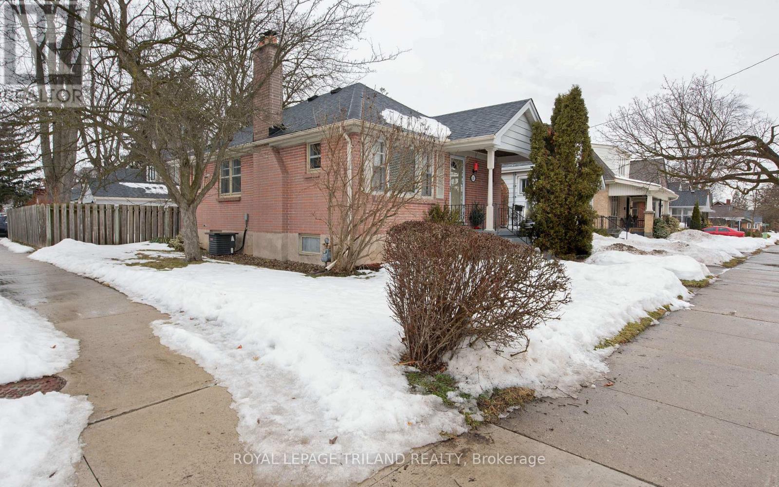 Photo 4 of 35 for 243 Edward Street
