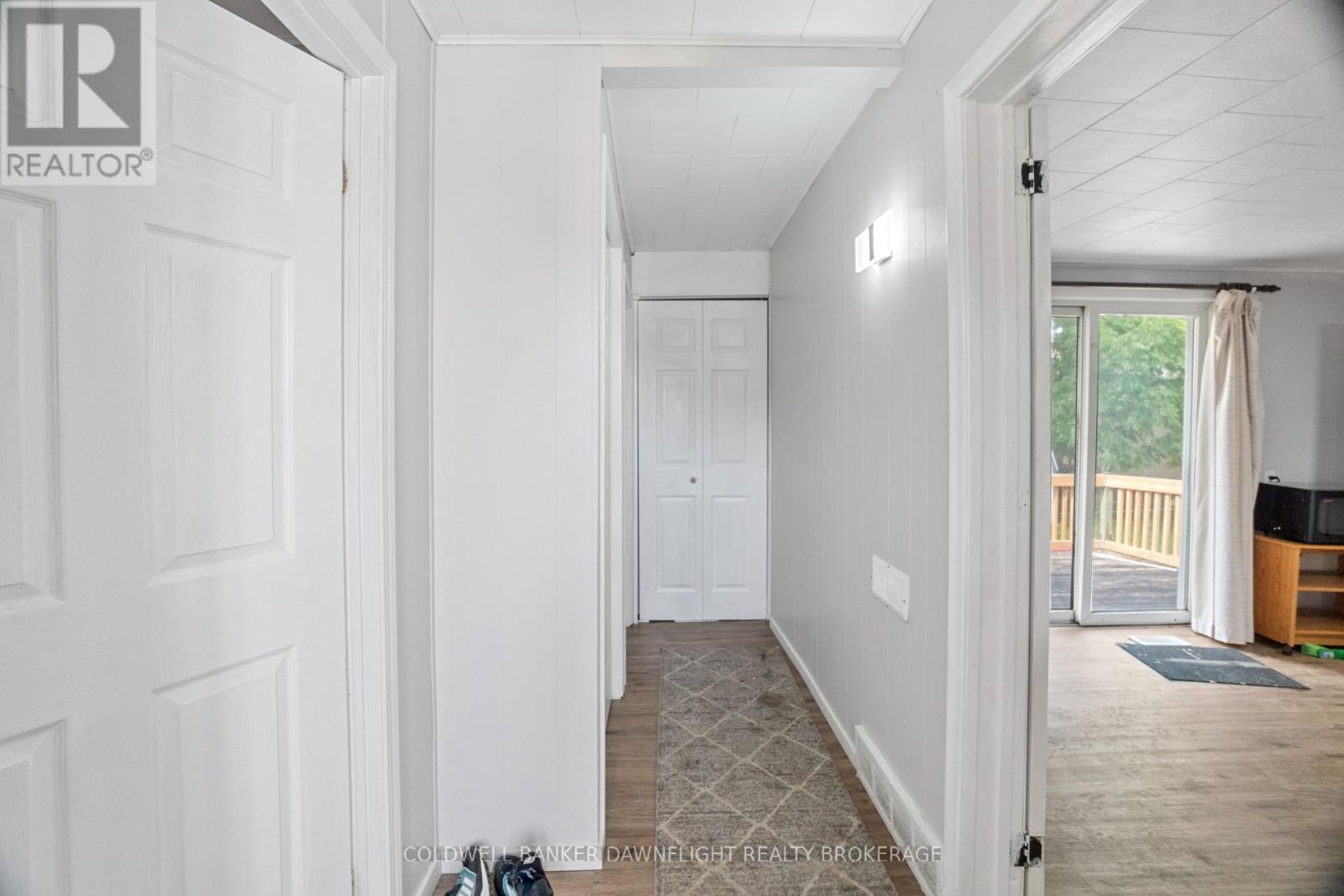 82 London Road, Bluewater (Hensall), Ontario  N0M 1X0 - Photo 5 - X12002176