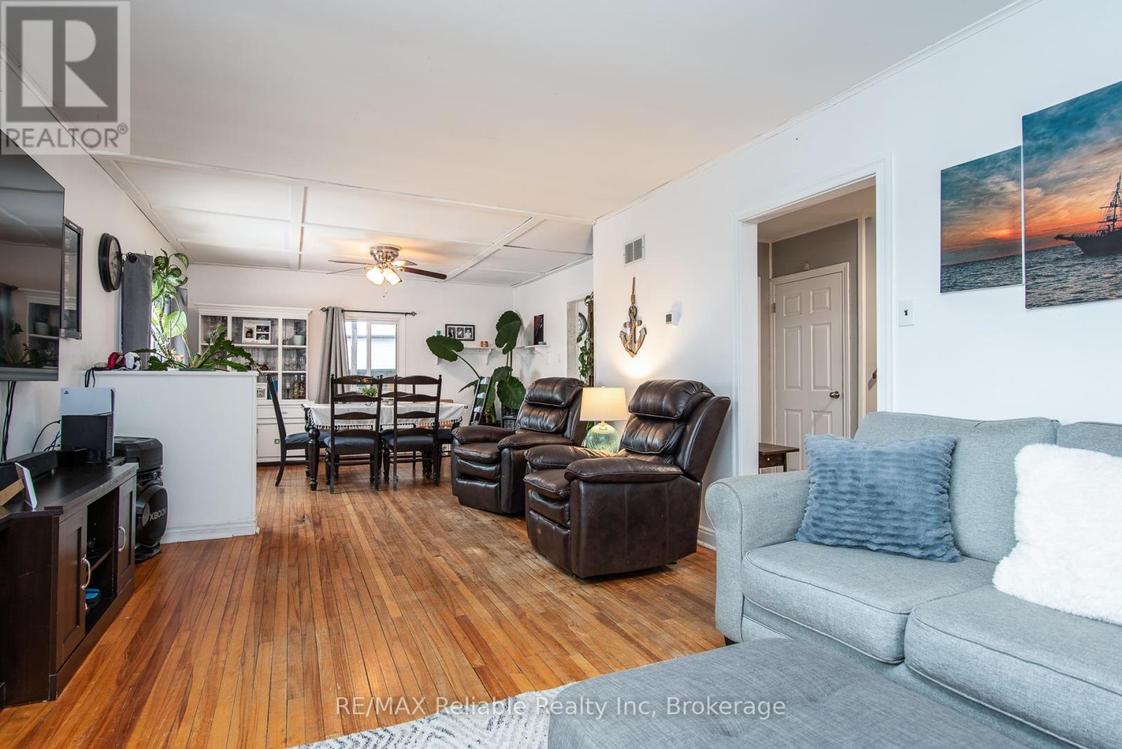 46 Victoria Boulevard, Huron East, Ontario  N0M 1L0 - Photo 12 - X12002196