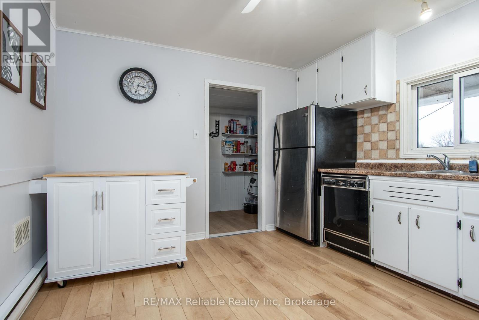 46 Victoria Boulevard, Huron East, Ontario  N0M 1L0 - Photo 16 - X12002196