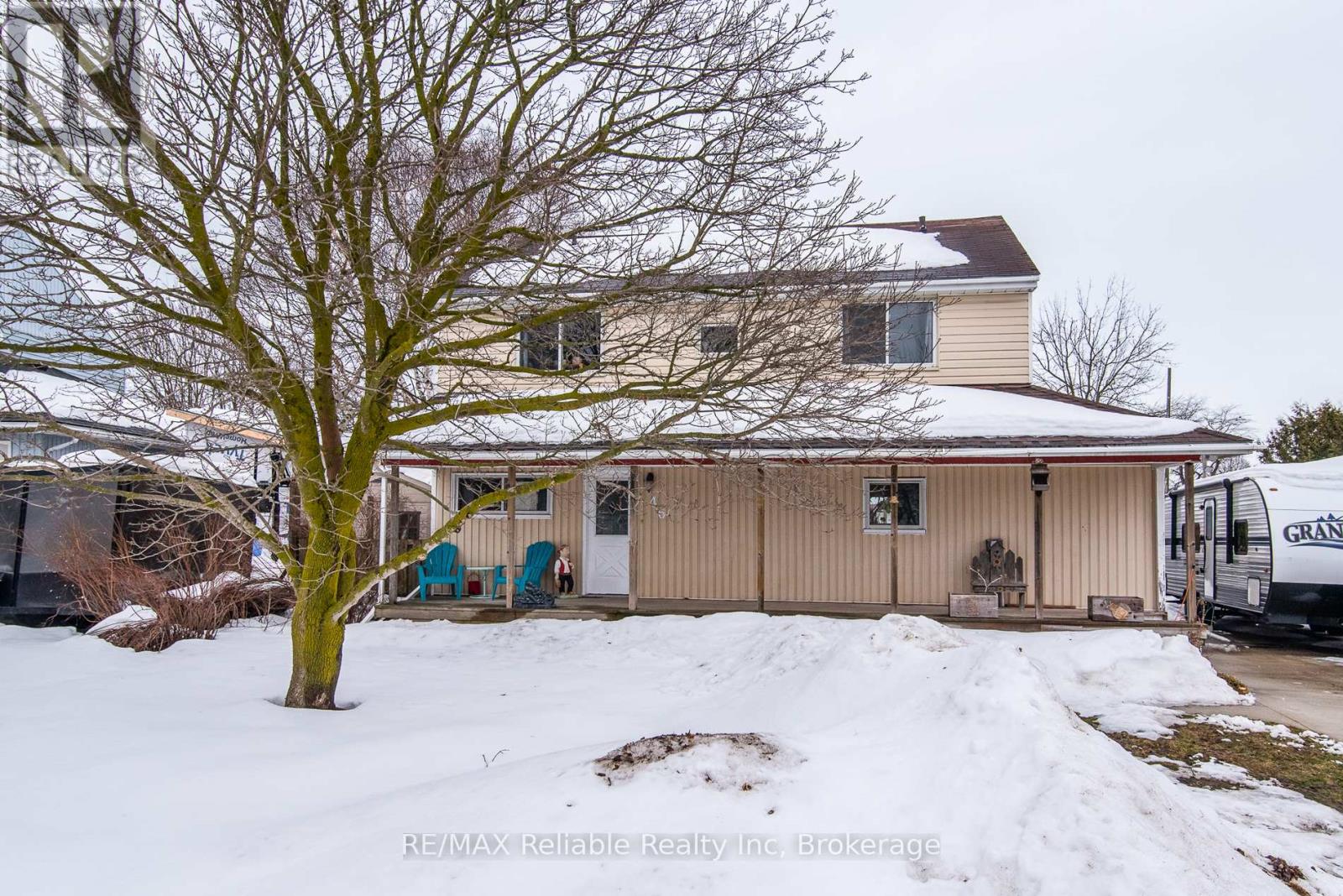 46 Victoria Boulevard, Huron East, Ontario  N0M 1L0 - Photo 2 - X12002196