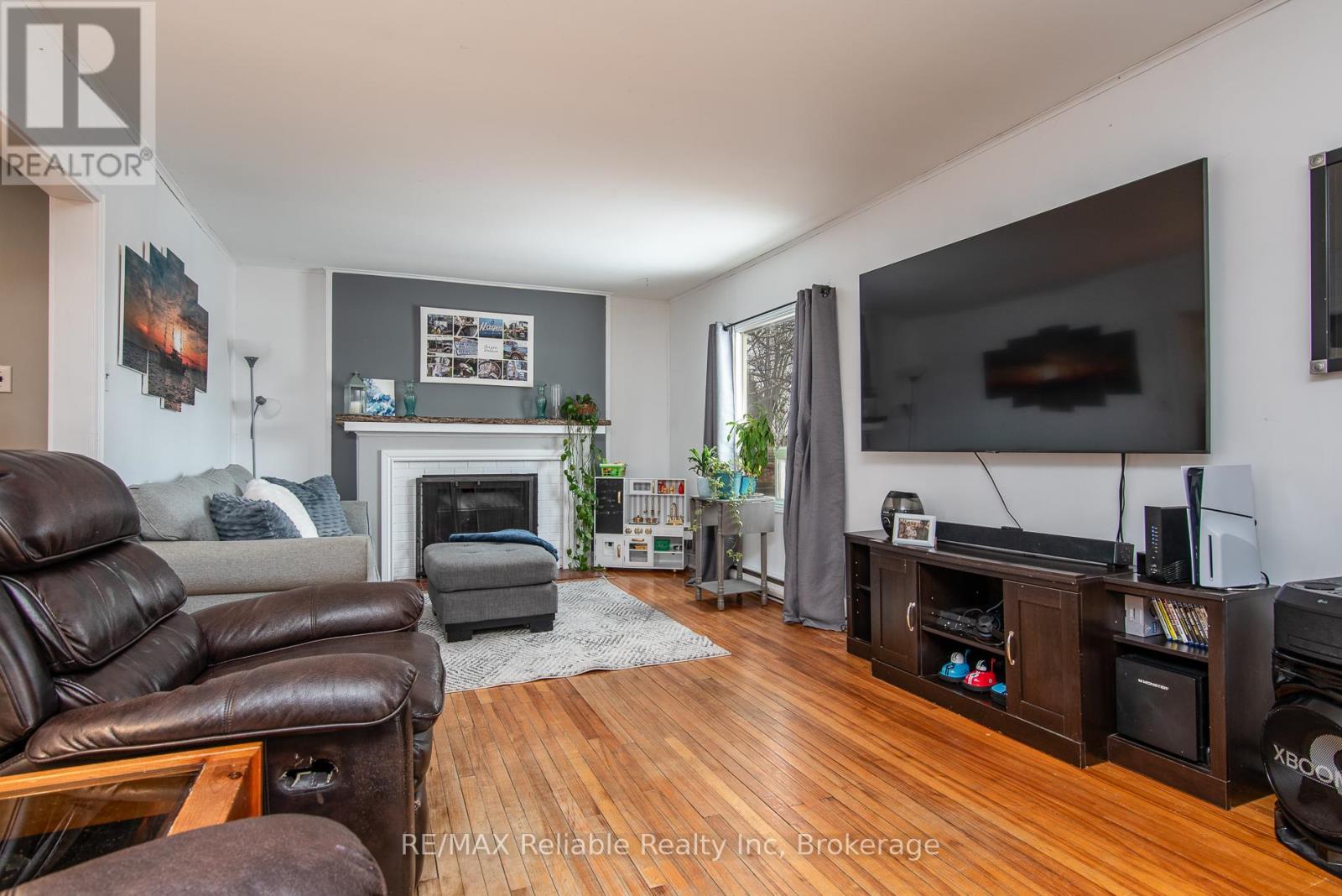 46 Victoria Boulevard, Huron East, Ontario  N0M 1L0 - Photo 8 - X12002196