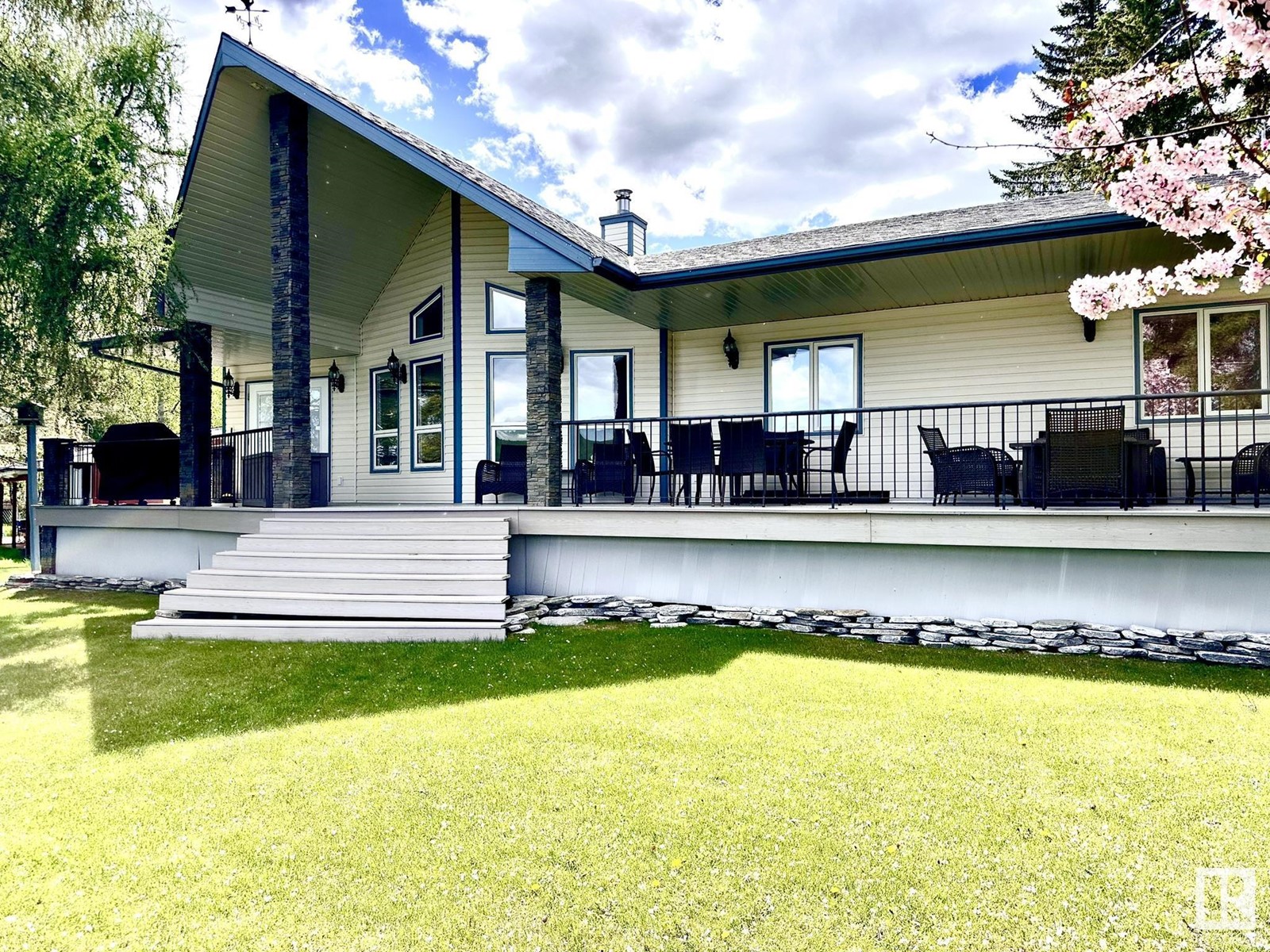 109 LONG LAKE DR, Long Lake, Alberta
