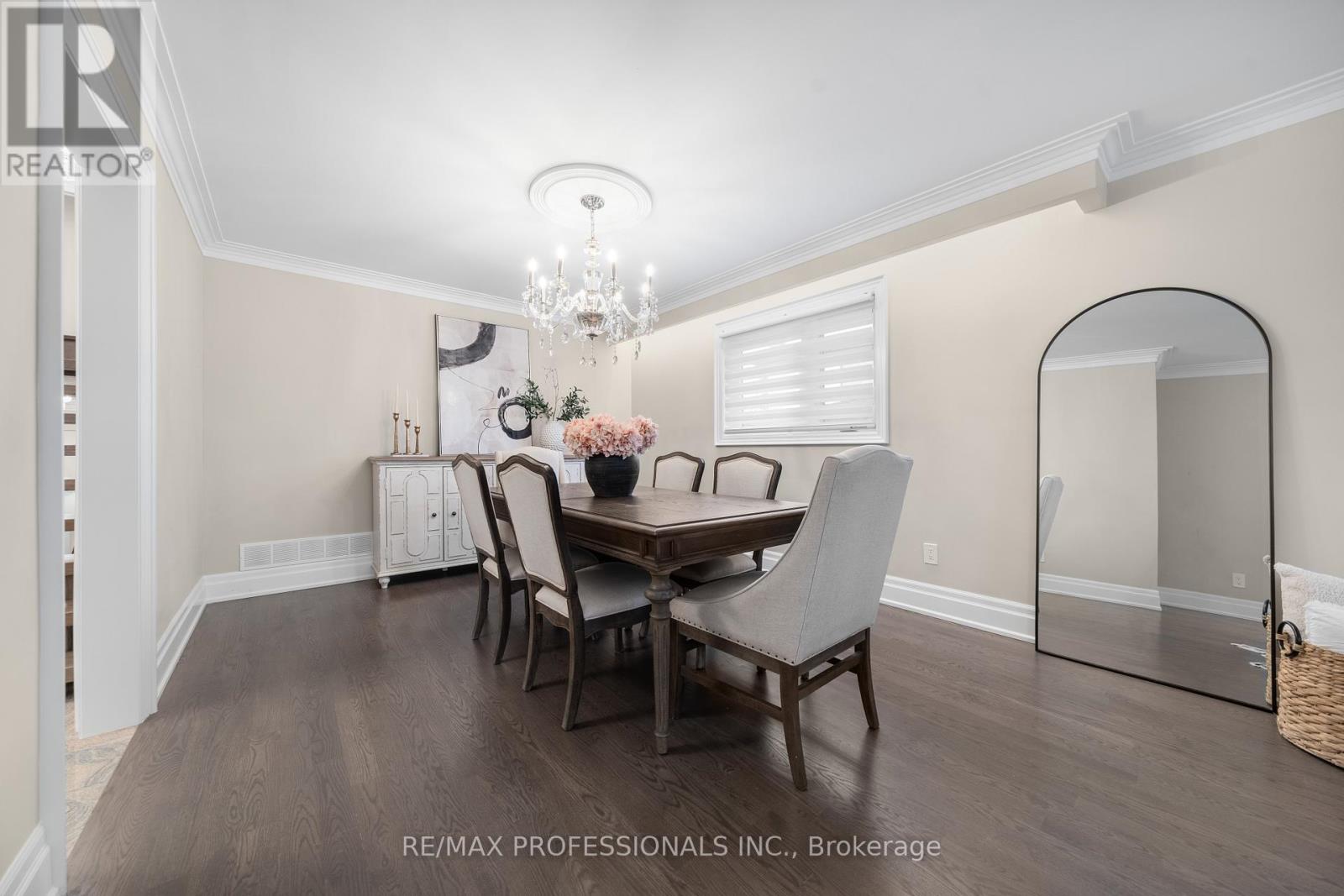 182 Gracefield Avenue, Toronto (Rustic), Ontario  M6L 1L8 - Photo 11 - W12002117