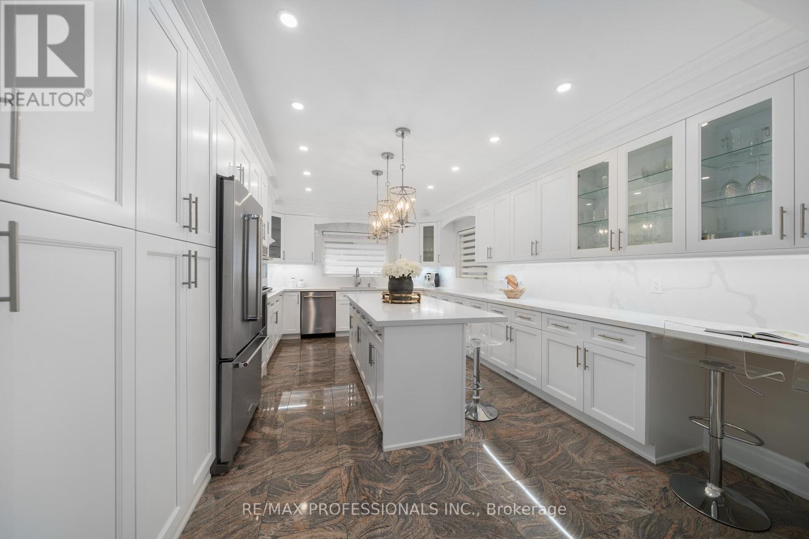 182 Gracefield Avenue, Toronto (Rustic), Ontario  M6L 1L8 - Photo 13 - W12002117