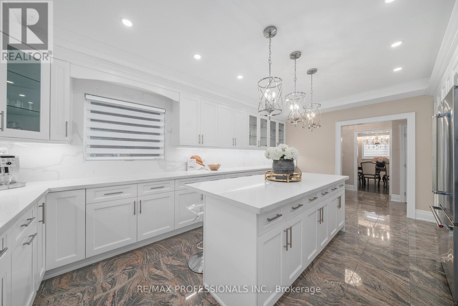 182 Gracefield Avenue, Toronto (Rustic), Ontario  M6L 1L8 - Photo 17 - W12002117