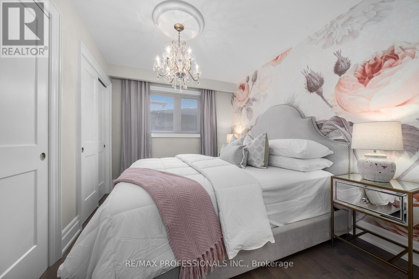 182 Gracefield Avenue, Toronto (Rustic), Ontario  M6L 1L8 - Photo 22 - W12002117
