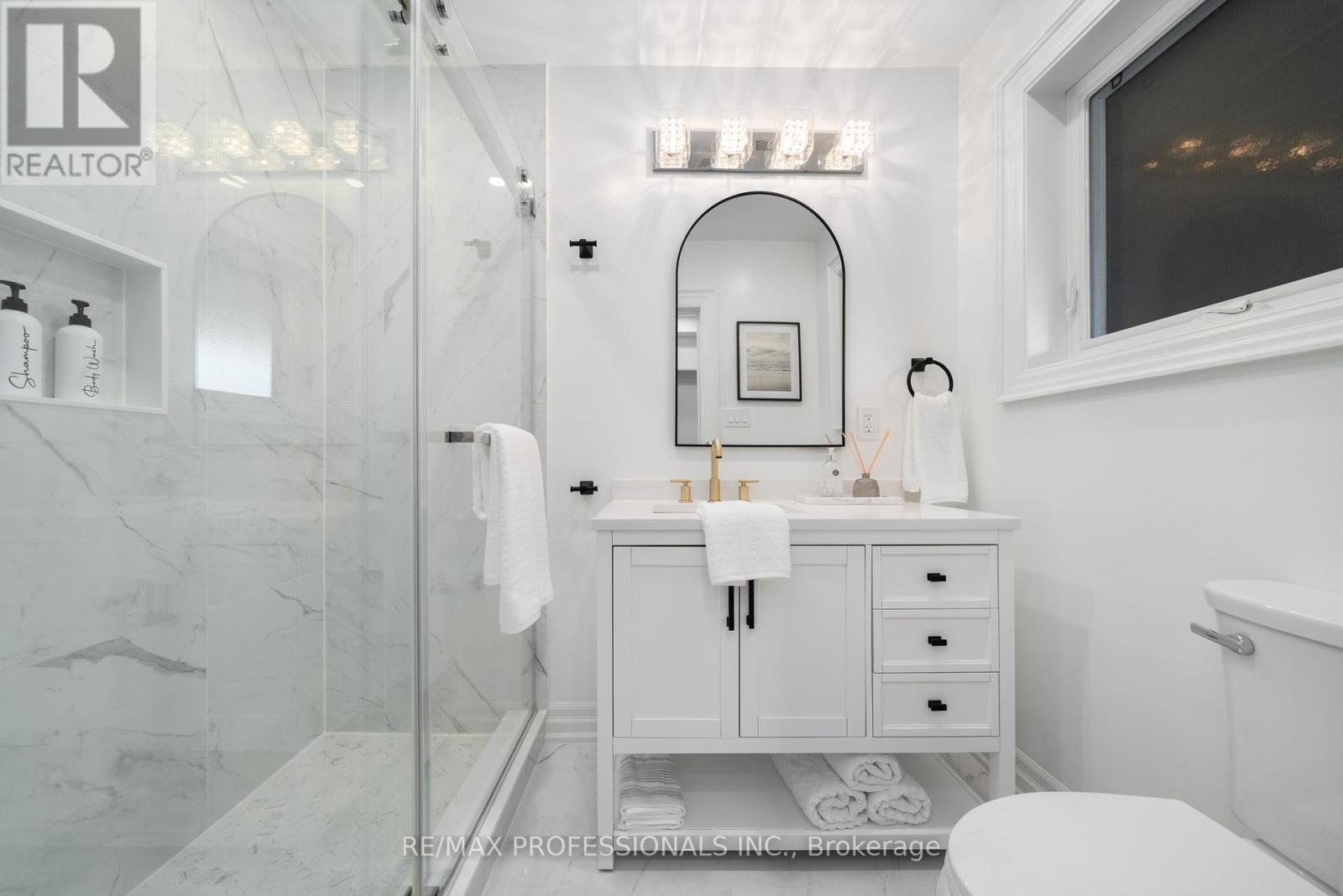 182 Gracefield Avenue, Toronto (Rustic), Ontario  M6L 1L8 - Photo 23 - W12002117