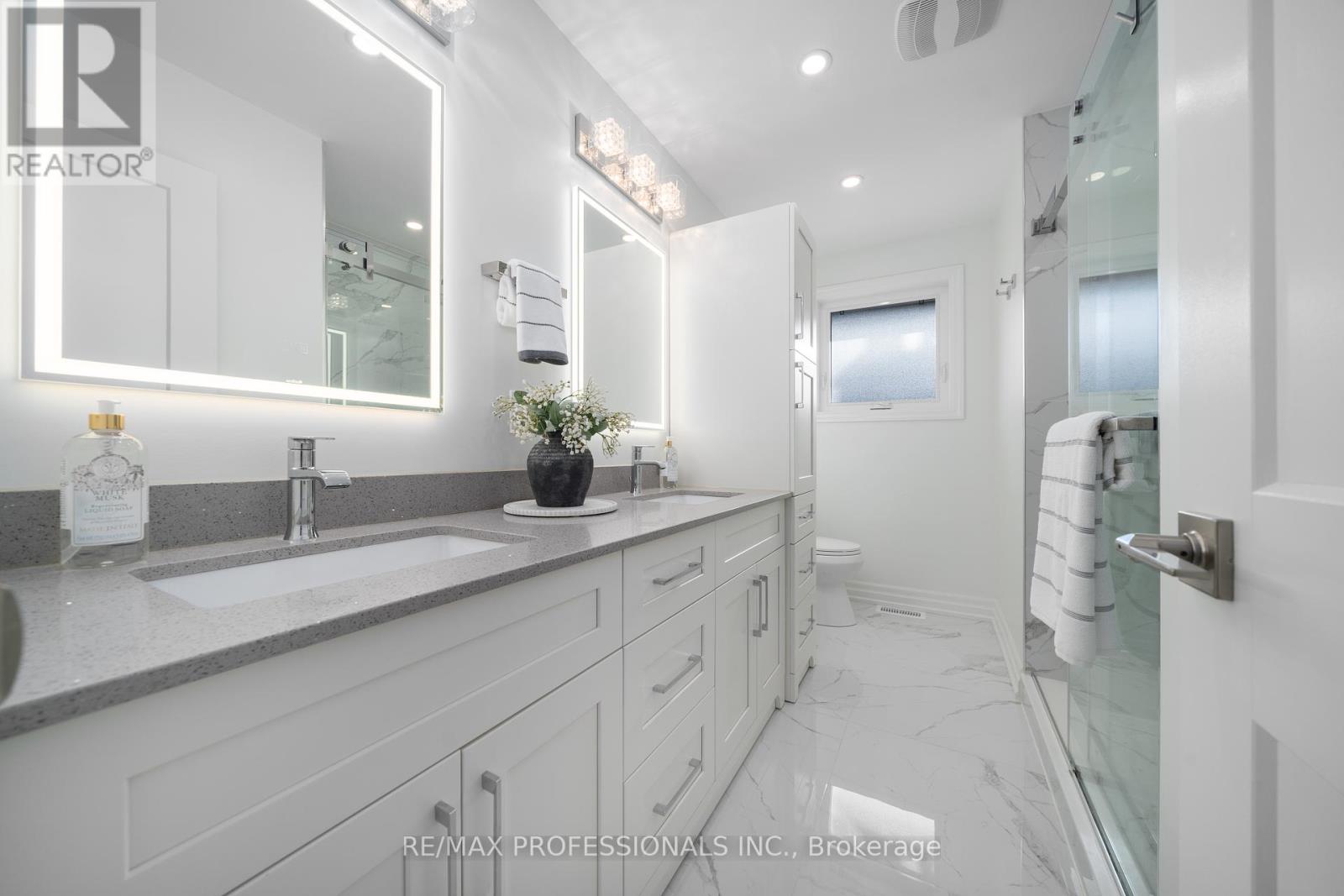 182 Gracefield Avenue, Toronto (Rustic), Ontario  M6L 1L8 - Photo 30 - W12002117