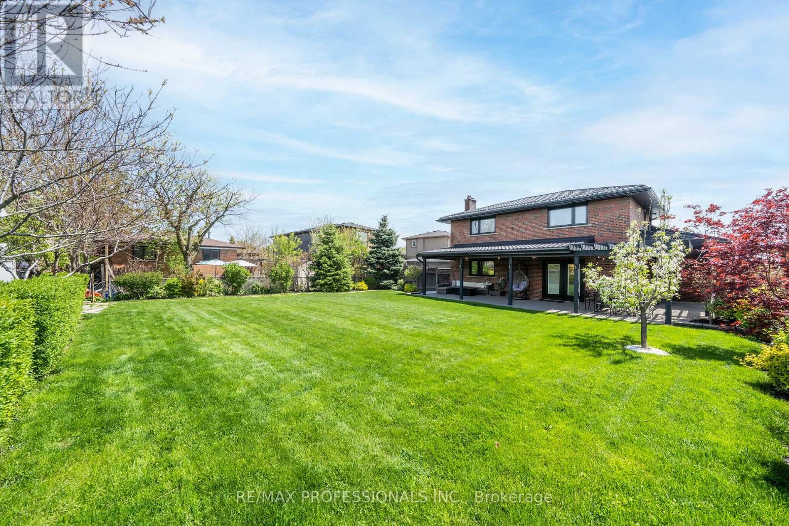 182 Gracefield Avenue, Toronto (Rustic), Ontario  M6L 1L8 - Photo 47 - W12002117
