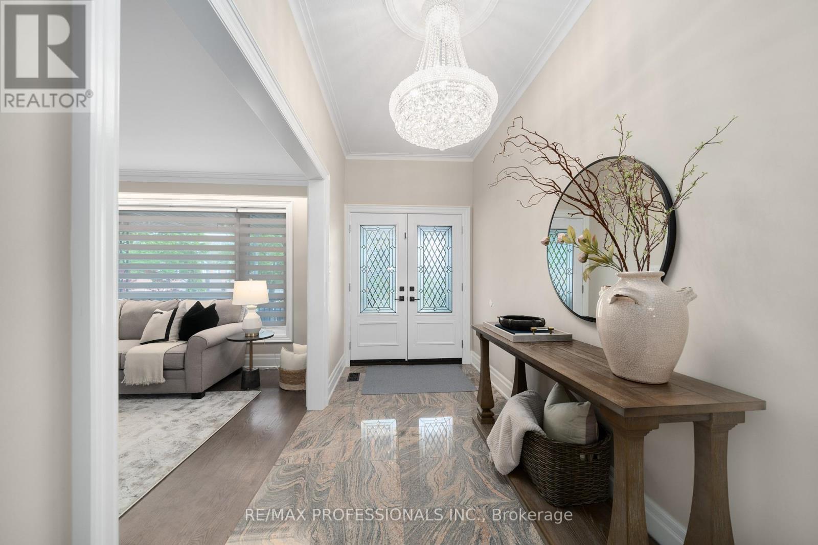 182 Gracefield Avenue, Toronto (Rustic), Ontario  M6L 1L8 - Photo 8 - W12002117