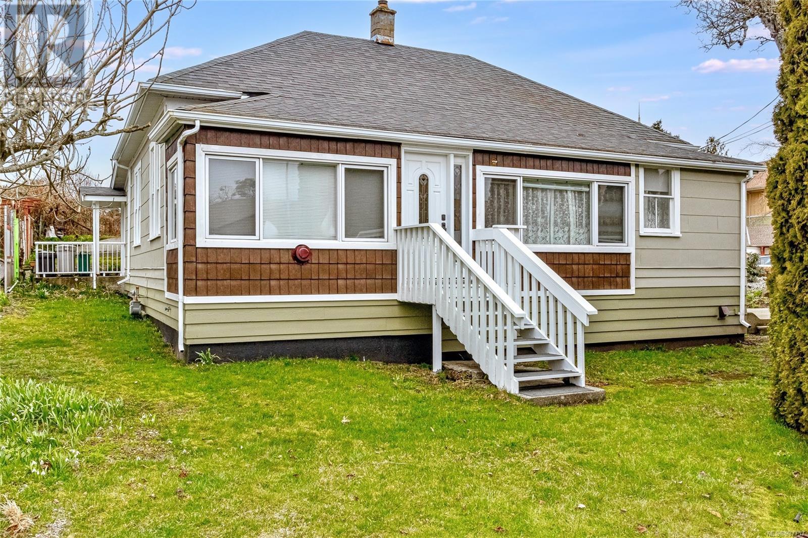 Property at 9900 Esplanade St image 1