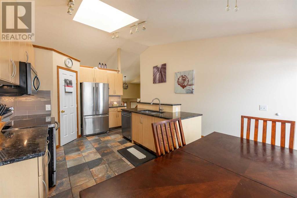 129 Mackay Crescent, Hinton, Alberta  T7V 2C7 - Photo 9 - A2199036