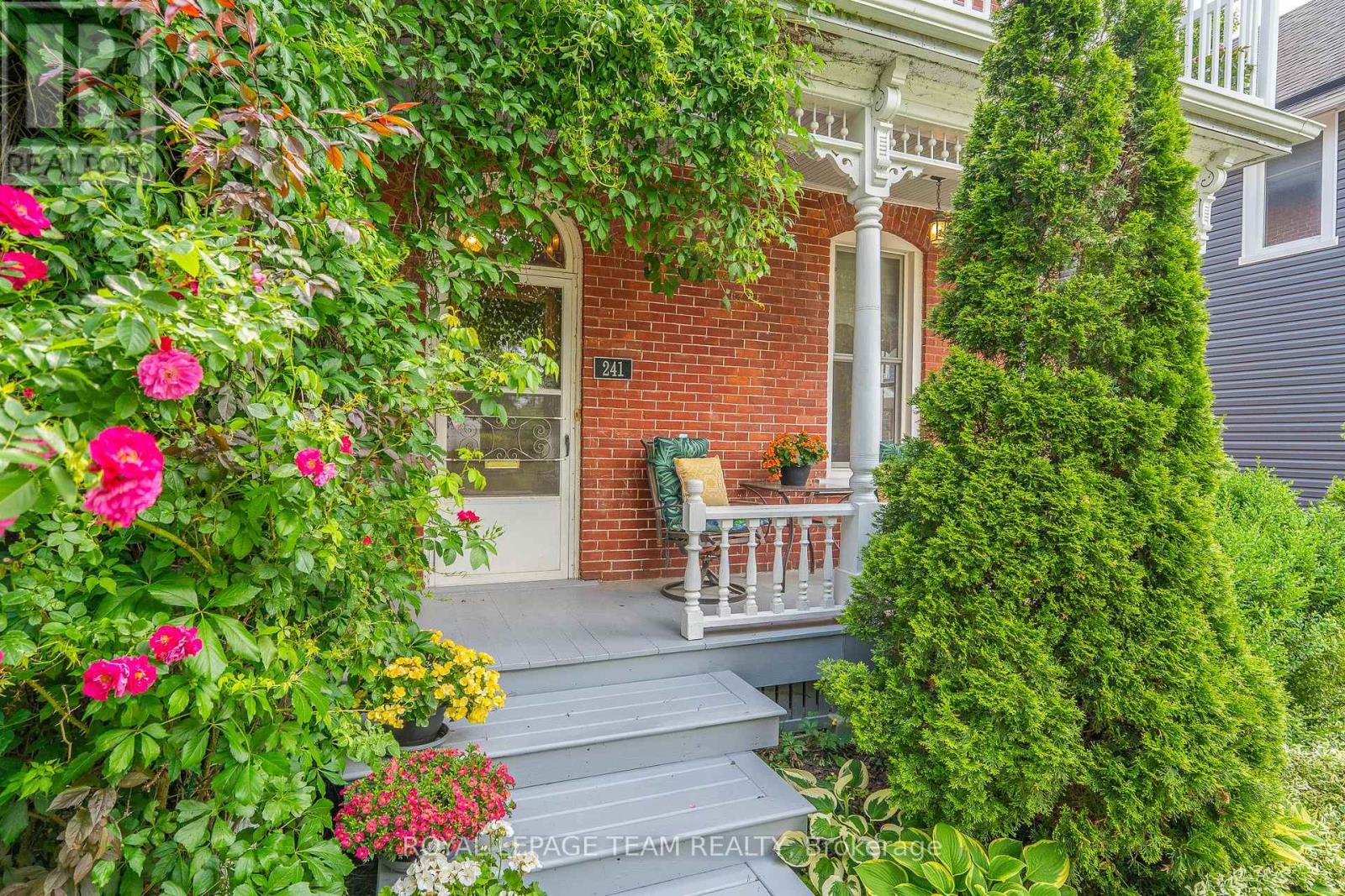Property at 241 JOHN STREET image 3