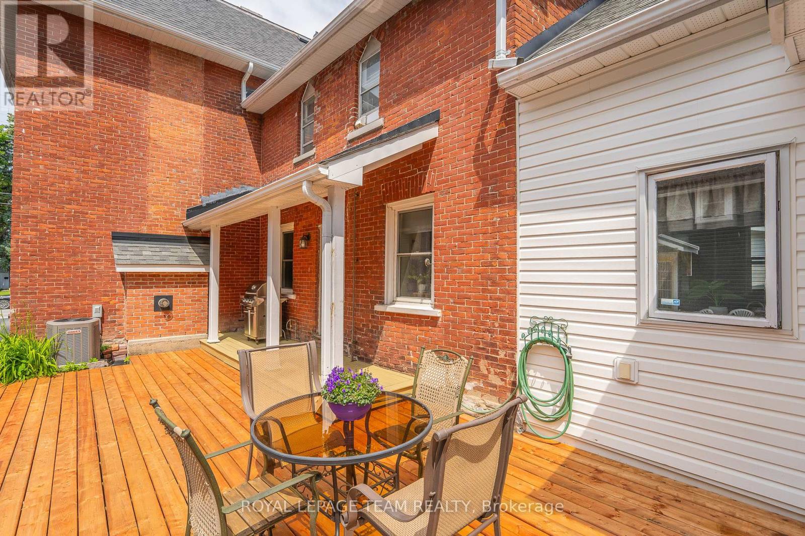 Property at 241 JOHN STREET image 4