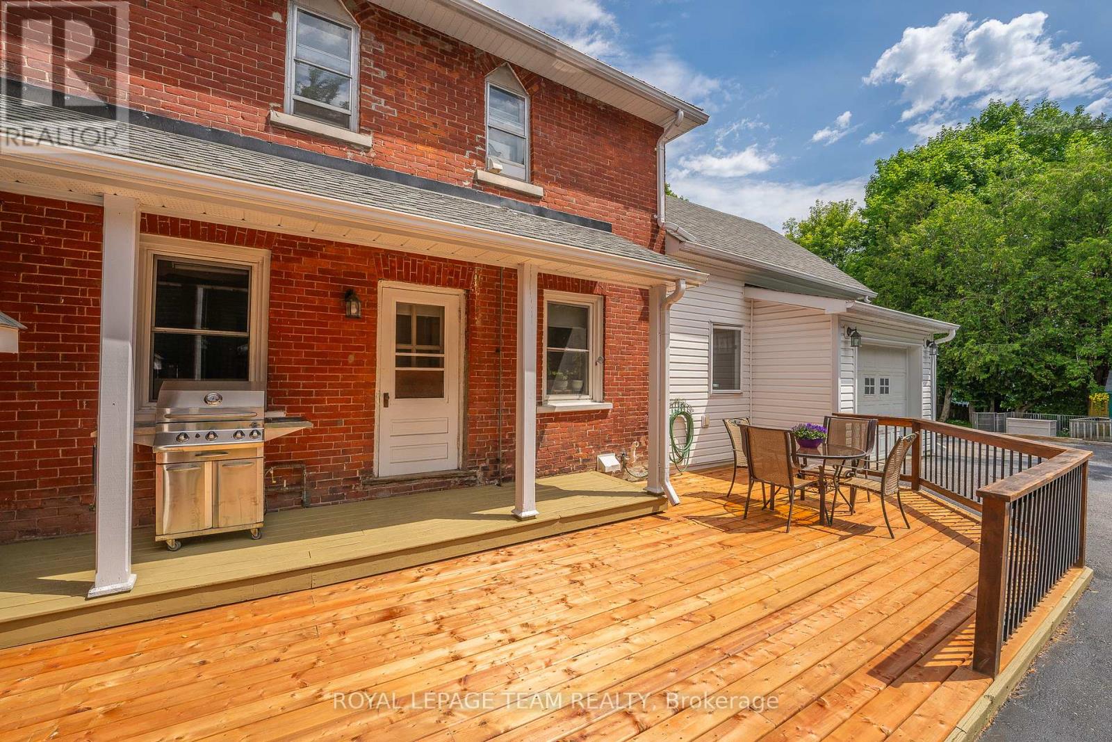 Property at 241 JOHN STREET image 5