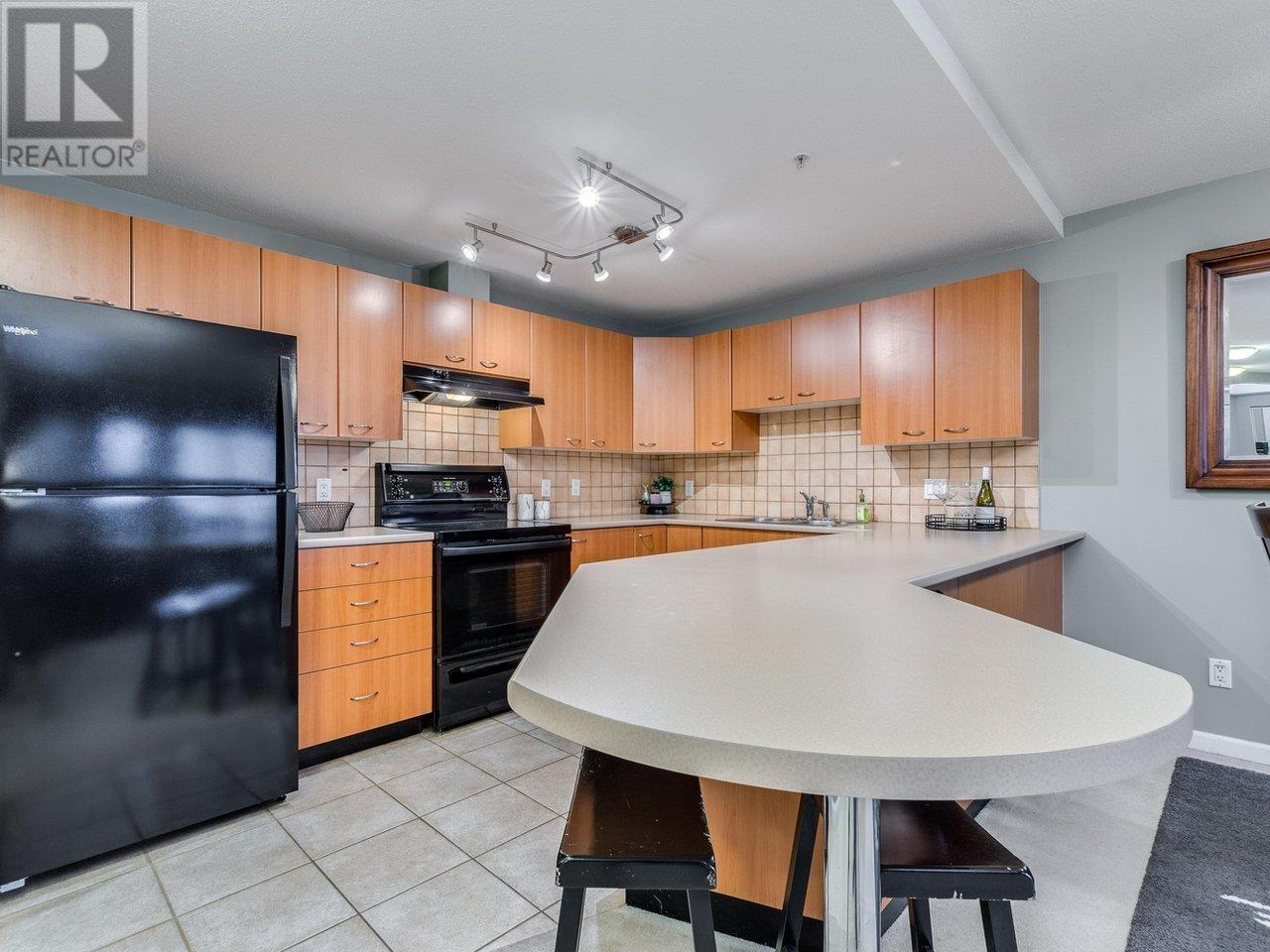 A225 2099 Lougheed Highway, Port Coquitlam, British Columbia  V3B 1A8 - Photo 2 - R2973828