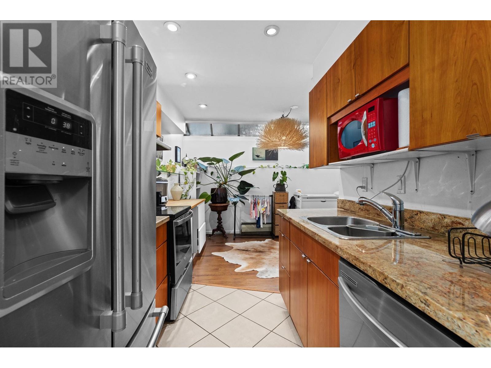 109 1855 Nelson Street, Vancouver, British Columbia  V6G 1M9 - Photo 6 - R2973832