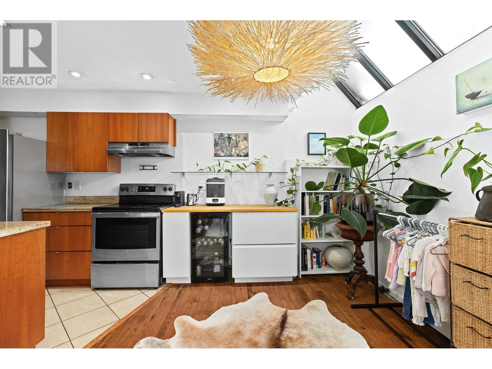 109 1855 Nelson Street, Vancouver, British Columbia  V6G 1M9 - Photo 8 - R2973832