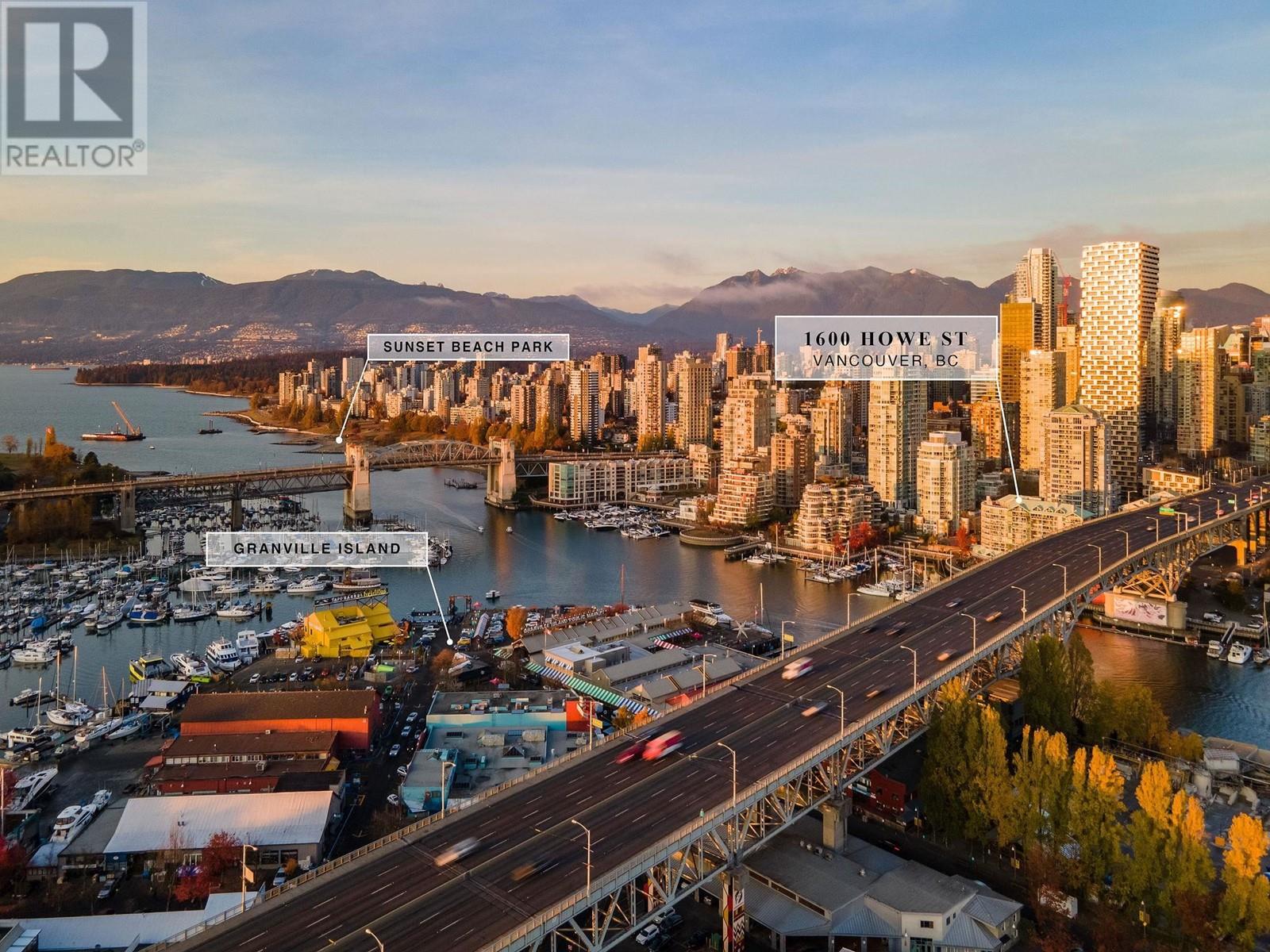 305 1600 Howe Street, Vancouver, British Columbia  V6Z 2L9 - Photo 2 - R2973866