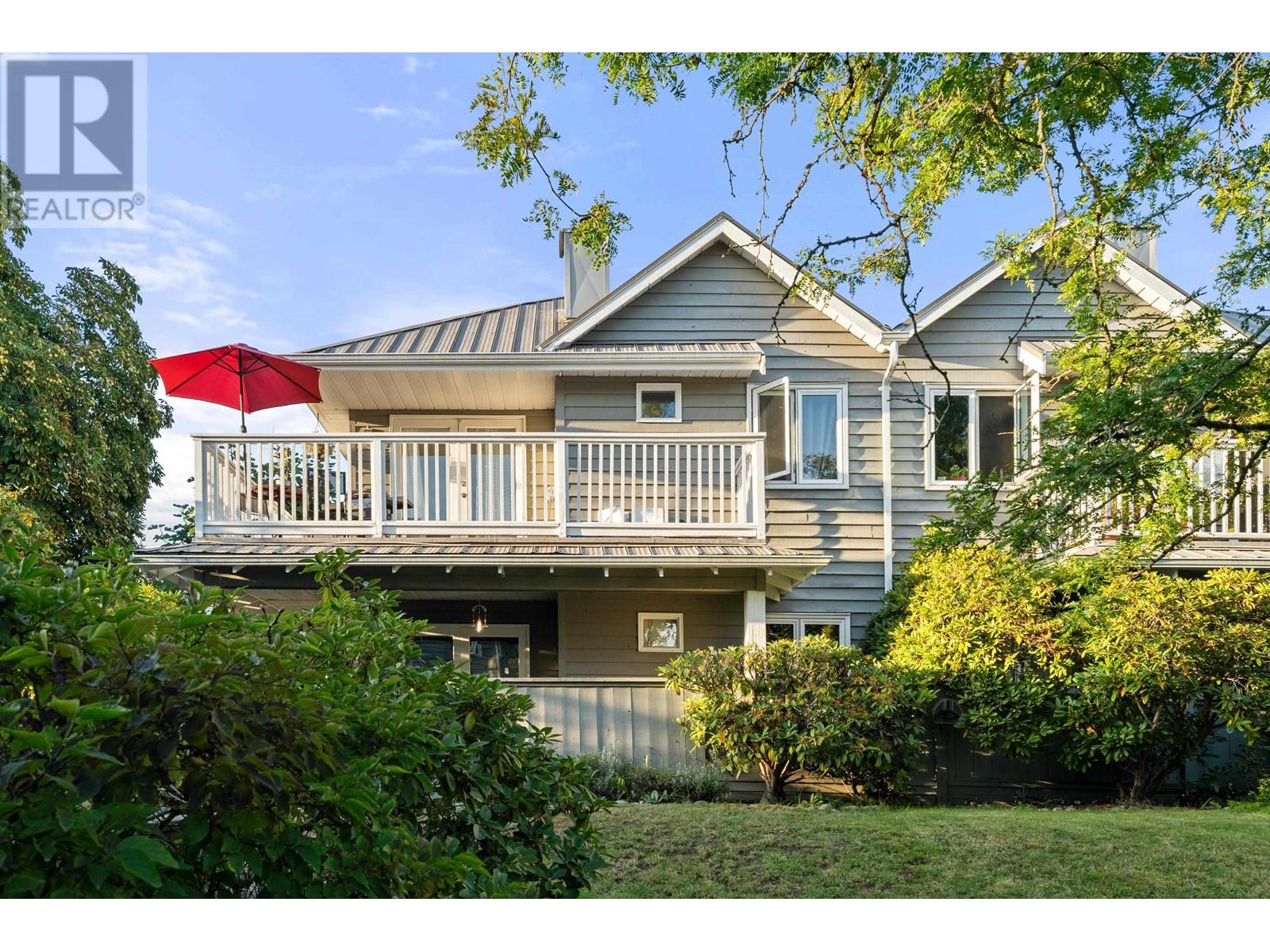203 1538 BOWSER AVENUE, north vancouver, British Columbia