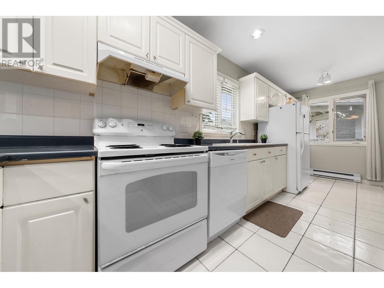 203 1538 Bowser Avenue, North Vancouver, British Columbia  V7P 2Y3 - Photo 15 - R2973879