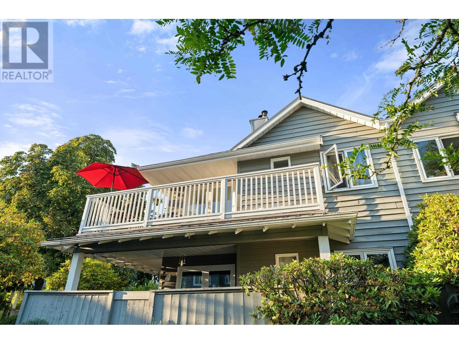 203 1538 Bowser Avenue, North Vancouver, British Columbia  V7P 2Y3 - Photo 2 - R2973879