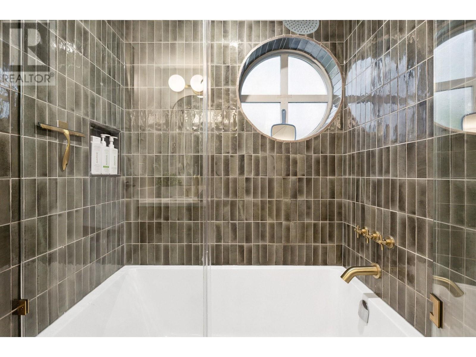 300 137 E 1st Street, North Vancouver, British Columbia  V7L 1B2 - Photo 20 - R2973881