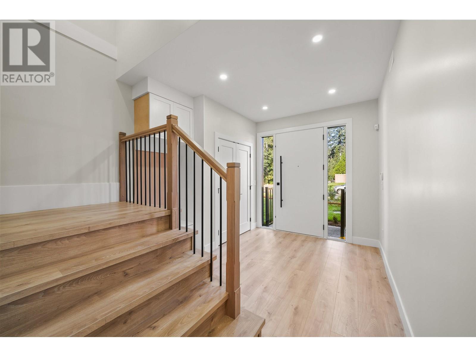 12852 Sheldrake Court, Maple Ridge, British Columbia  V4R 2R7 - Photo 2 - R2973824