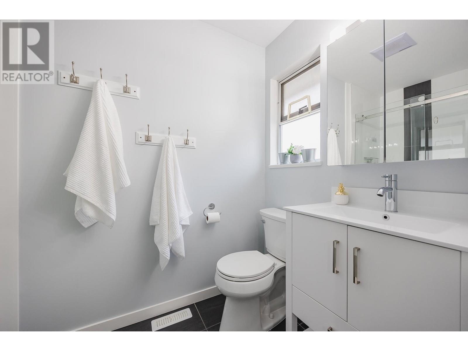20492 Thorne Avenue, Maple Ridge, British Columbia  V2X 8T8 - Photo 15 - R2973834