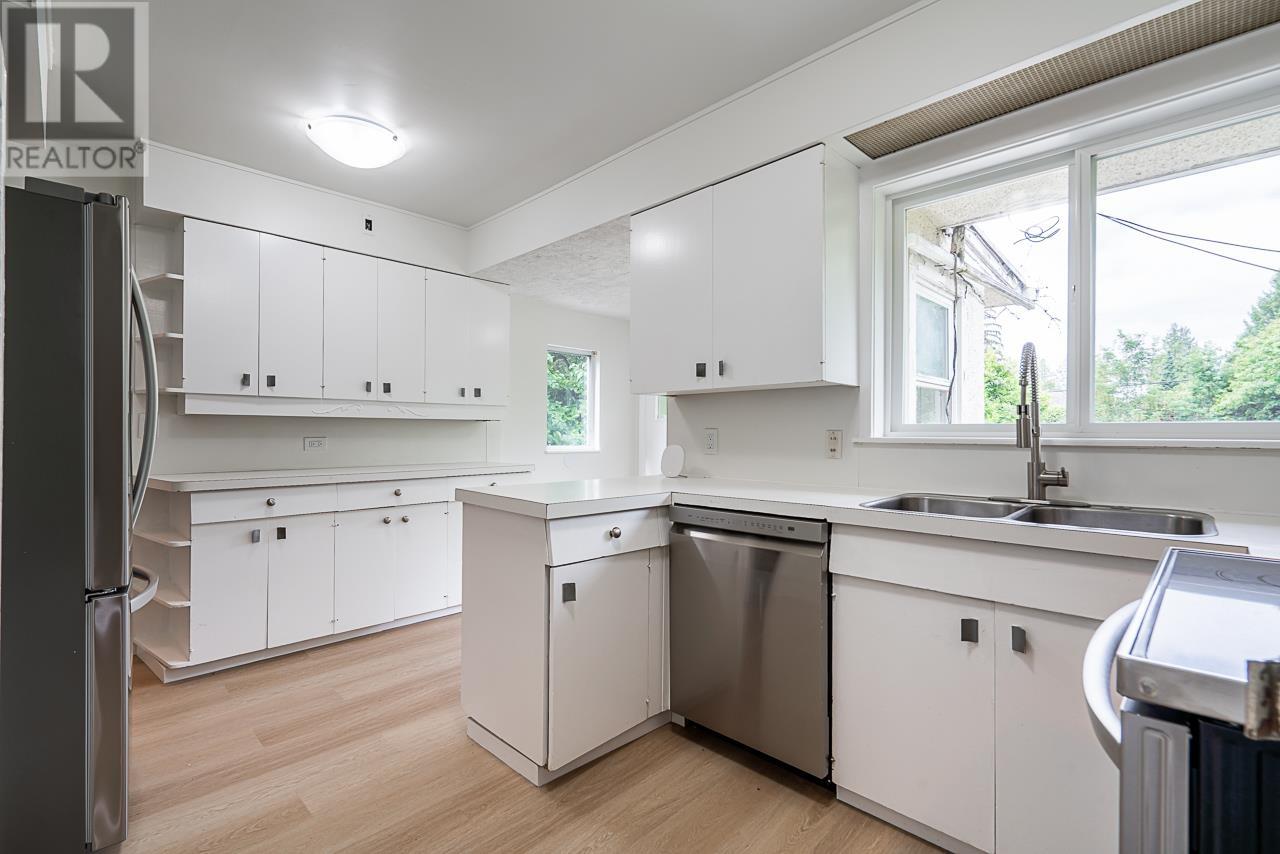 Listing Picture 13 of 29 : 6689 GRANVILLE STREET, Vancouver / 溫哥華 - 魯藝地產 Yvonne Lu Group - MLS Medallion Club Member