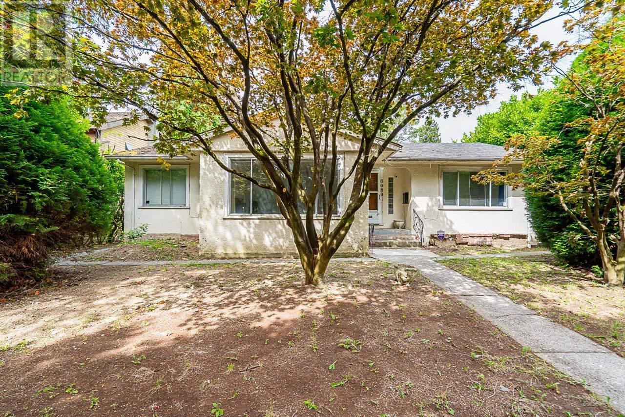 Listing Picture 3 of 29 : 6689 GRANVILLE STREET, Vancouver / 溫哥華 - 魯藝地產 Yvonne Lu Group - MLS Medallion Club Member