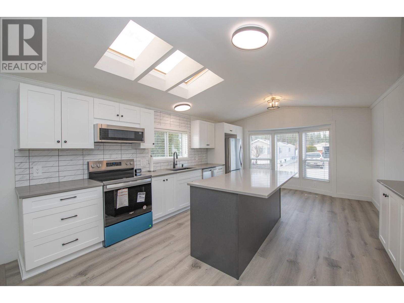 12560 Westside Road Unit# 27, Vernon, British Columbia  V1H 1S9 - Photo 3 - 10335804
