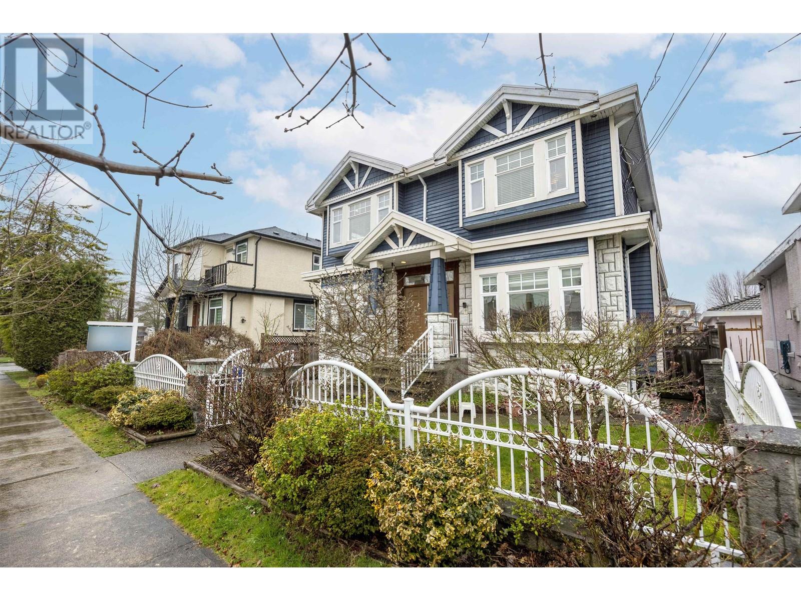 3311 44th E Avenue, Vancouver, British Columbia  V5R 3B3 - Photo 2 - R2971248